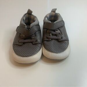 Stride Rite Gray and White Baby Walkers